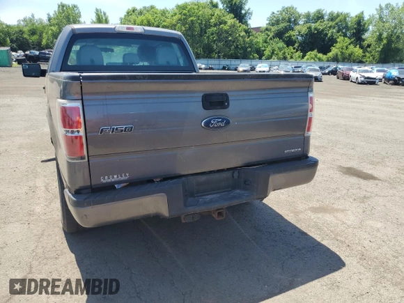 2014 Ford F-150 XL z VIN 1FTFX1EF9EFC23487, wystawiony jako Copart lot #61421725 z przebiegiem 195 684 mil mil oraz Czysty tytuł • Clean title. Historia ofert i sprzedaży dostępna na DreamBid. Obrazek 6.
