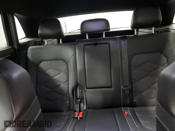 2024 Volkswagen Atlas SE with VIN 1V2HE2CA2RC231772, listed as a Copart auction lot 58084705 with 61,694 mi miles and Clean title. Bid and sale history available at DreamBid. Image 10.