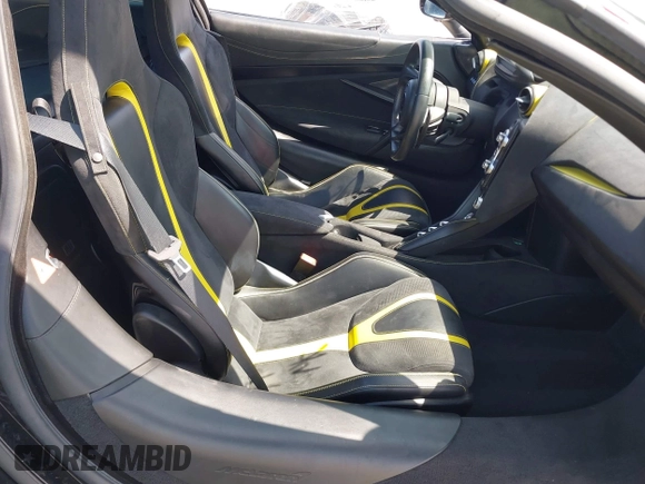 2018 McLaren 720S z VIN SBM14DCA9JW001142, wystawiony jako IAAI lot #42370707 z przebiegiem 15 654 mil mil oraz . Historia ofert i sprzedaży dostępna na DreamBid. Obrazek 8.