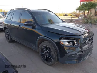 2022 Mercedes-Benz GLB with VIN W1N4M4HB0NW235885, listed as a IAAI auction lot 41494293 with 39,800 mi miles. Bid and sale history available at carsss.com. Image 1.
