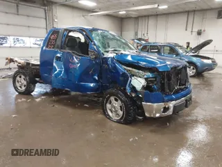 2011 Ford F-150 XL with VIN 1FTFX1EF0BFA16143, listed as a IAAI auction lot 41552315 with 76,063 mi miles. Bid and sale history available at carsss.com. Image 1.