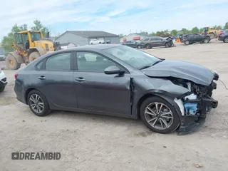 2024 Kia Forte LXS z VIN 3KPF24AD8RE754569, wystawiony jako IAAI lot #42220973 z przebiegiem 36 854 mil mil oraz . Historia ofert i sprzedaży dostępna na DreamBid. Obrazek 13.