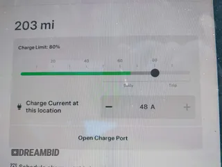 2022 Tesla Model 3 Long Range z VIN 5YJ3E1EBXNF168686, wystawiony jako IAAI lot #41933028 z przebiegiem 57 482 mil mil oraz . Historia ofert i sprzedaży dostępna na DreamBid. Obrazek 17.