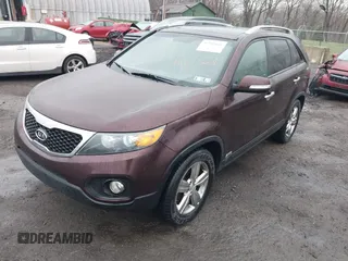 2013 Kia Sorento EX with VIN 5XYKUDA27DG385240, listed as a IAAI auction lot 41989061 with 266,169 mi miles. Bid and sale history available at carsss.com. Image 2.