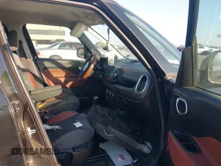 2014 FIAT 500L Trekking z VIN ZFBCFADH6EZ014198, wystawiony jako IAAI lot #42478129 z przebiegiem 99 639 mil mil oraz . Historia ofert i sprzedaży dostępna na DreamBid. Obrazek 5.