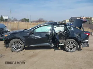 2017 Kia Cadenza Premium with VIN KNALC4J10H5061444, listed as a IAAI auction lot 41742307 with 97,266 mi miles. Bid and sale history available at carsss.com. Image 13.
