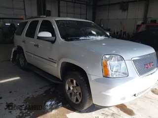 2008 GMC Yukon Denali z VIN 1GKFK63838J191268, wystawiony jako IAAI lot #41586712 z przebiegiem 206 128 mil mil oraz . Historia ofert i sprzedaży dostępna na DreamBid. Obrazek 1.