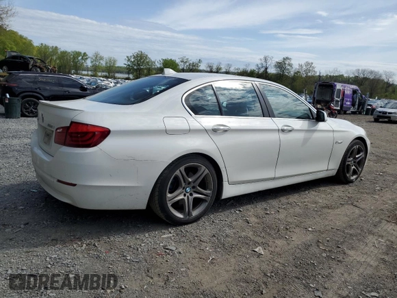 2013 BMW 5 Series 528i xDrive with VIN WBAXH5C55DD107861, listed as a Copart auction lot 55338525 with 91,137 mi miles and Non repairable. Bid and sale history available at DreamBid. Image 3.