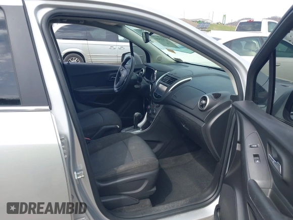 2015 Chevrolet Trax LT with VIN KL7CJRSB2FB171503, listed as a IAAI auction lot 41935289 with 115,880 mi miles and . Bid and sale history available at carsss.com. Image 5.