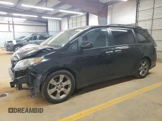 2013 Toyota Sienna SE с VIN 5TDXK3DC6DS281559, выставлен на аукционе Copart как лот 54825195 с пробегом Не указан миль и Списание • Salvage title. История ставок и продаж доступна на DreamBid. Изображение 1.