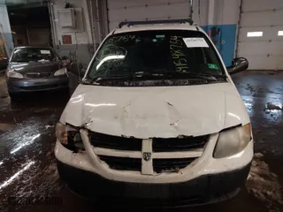 2005 Dodge Caravan SE with VIN 1D4GP25E85B249526, listed as a IAAI auction lot 41548754 with 165,330 mi miles. Bid and sale history available at carsss.com. Image 11.