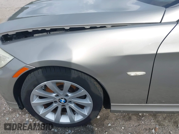 2009 BMW 3 Series 328i z VIN WBAPH77559NM47504, wystawiony jako IAAI lot #42474817 z przebiegiem 130 176 mil mil oraz . Historia ofert i sprzedaży dostępna na DreamBid. Obrazek 17.