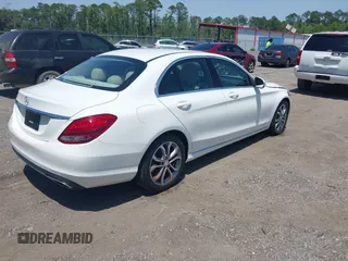 2015 Mercedes-Benz C 300 z VIN 55SWF4JB1FU075766, wystawiony jako IAAI lot #42299603 z przebiegiem 119 589 mil mil oraz . Historia ofert i sprzedaży dostępna na DreamBid. Obrazek 4.