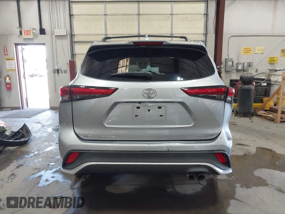 2021 Toyota Highlander XSE with VIN 5TDJZRBH8MS072794, listed as a IAAI auction lot 42521509 with 67,058 mi miles and . Bid and sale history available at DreamBid. Image 16.