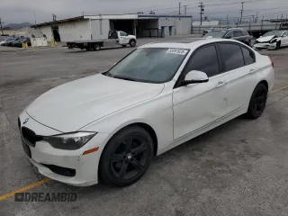 2013 BMW 3 Series 328i z VIN WBA3C1C58DF436922, wystawiony jako Copart lot #55897625 z przebiegiem 88 910 mil mil oraz Szkody całkowita. Historia ofert i sprzedaży dostępna na DreamBid. Obrazek 1.