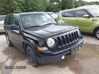 2016 Jeep Patriot Latitude z VIN 1C4NJPFB9GD584308, wystawiony jako IAAI lot #42534222 z przebiegiem 179 239 mil mil oraz . Historia ofert i sprzedaży dostępna na DreamBid. Obrazek 1.