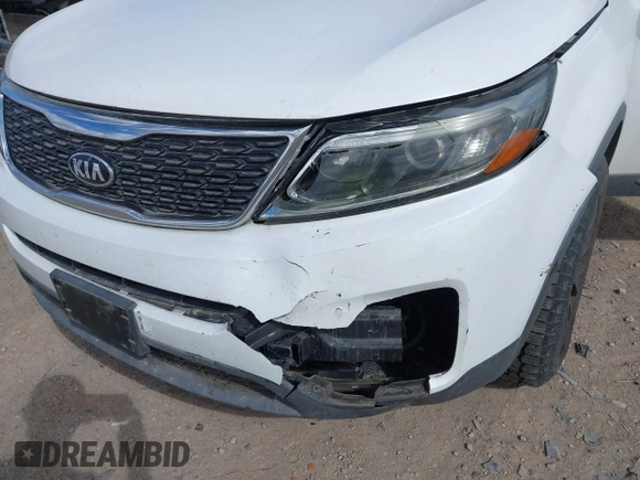 2015 Kia Sorento LX with VIN 5XYKT4A75FG608229, listed as a IAAI auction lot 40395853 with 81,115 mi miles. Bid and sale history available at carsss.com. Image 6.