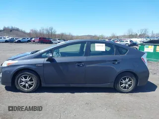 2010 Toyota Prius II with VIN JTDKN3DU9A0099105, listed as a IAAI auction lot 42059187 with 200,718 mi miles. Bid and sale history available at carsss.com. Image 6.