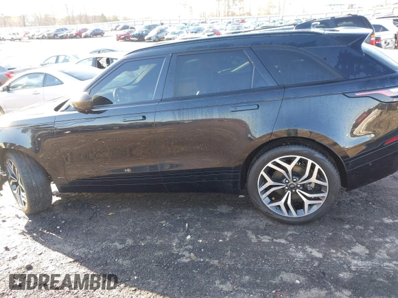 2018 Land Rover Range Rover Velar R-Dynamic HSE with VIN SALYM2RV6JA758768, listed as a IAAI auction lot 41753401 with 30,324 mi miles and . Bid and sale history available at DreamBid. Image 15.