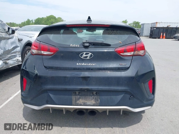 2019 Hyundai Veloster Turbo z VIN KMHTH6AB4KU011518, wystawiony jako IAAI lot #42037553 z przebiegiem 134 250 mil mil oraz . Historia ofert i sprzedaży dostępna na DreamBid. Obrazek 16.