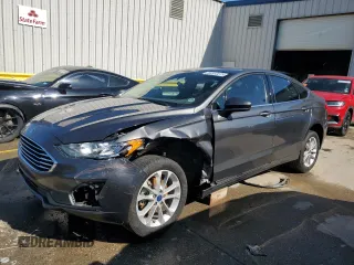 2020 Ford Fusion SE with VIN 3FA6P0HD8LR218002, listed as a Copart auction lot 50352275 with 82,133 mi miles and Salvage Title. Bid and sale history available at carsss.com. Image 1.