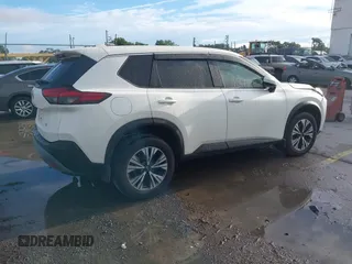 2023 Nissan Rogue SV z VIN JN8BT3BA1PW430591, wystawiony jako IAAI lot #40313297 z przebiegiem 2981 mil mil oraz . Historia ofert i sprzedaży dostępna na DreamBid. Obrazek 4.