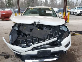 2019 Jeep Compass Limited with VIN 3C4NJCCB4KT675857, listed as a IAAI auction lot 41533156 with 59,832 mi miles. Bid and sale history available at carsss.com. Image 6.