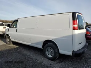 2007 Chevrolet Express Cargo z VIN 1GCGG29VX71148147, wystawiony jako Copart lot #42724565 z przebiegiem 153 112 mil mil oraz Tytuł czysty. Historia ofert i sprzedaży dostępna na DreamBid. Obrazek 2.