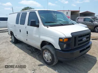 2008 Ford Econoline Cargo Commercial z VIN 1FTNE14W98DA34986, wystawiony jako IAAI lot #42216226 z przebiegiem 310 474 mil mil oraz . Historia ofert i sprzedaży dostępna na DreamBid. Obrazek 1.