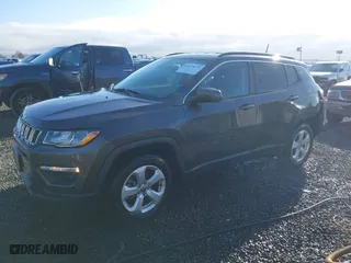 2018 Jeep Compass Latitude with VIN 3C4NJCBBXJT488669, listed as a IAAI auction lot 41679070 with 27,547 mi miles. Bid and sale history available at carsss.com. Image 17.