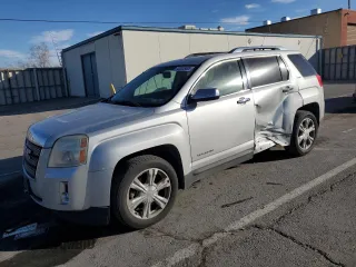 2010 GMC Terrain SLT-2 with VIN 2CTALHEW4A6382697, listed as a Copart auction lot 43835405 with 172,924 mi miles and Salvage Title. Bid and sale history available at carsss.com. Image 1.