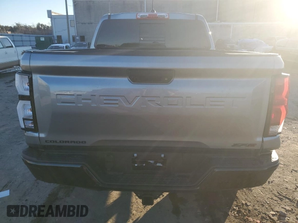 2024 Chevrolet Colorado 4WD ZR2 z VIN 1GCPTFEK3R1119557, wystawiony jako Copart lot #89189605 z przebiegiem 10 356 mil mil oraz Szkoda całkowita • Salvage title. Historia ofert i sprzedaży dostępna na DreamBid. Obrazek 6.