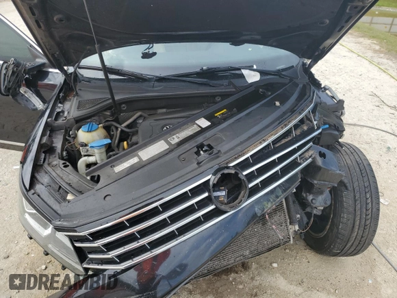 2017 Volkswagen Passat SE z VIN 1VWBT7A39HC030560, wystawiony jako Copart lot #55443585 z przebiegiem 125 397 mil mil oraz Szkoda całkowita • Salvage title. Historia ofert i sprzedaży dostępna na DreamBid. Obrazek 11.