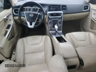 2013 Volvo S60 T5 Premier z VIN YV1612FS0D1226898, wystawiony jako Copart lot #56700705 z przebiegiem 160 000 mil mil oraz Czysty tytuł • Clean title. Historia ofert i sprzedaży dostępna na DreamBid. Obrazek 8.