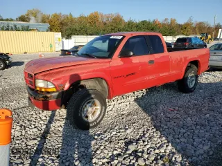 1999 Dodge Dakota SLT with VIN 1B7GG22Y0XS159737, listed as a Copart auction lot 76625814 with 144,332 mi miles and Salvage Title. Bid and sale history available at carsss.com. Image 1.