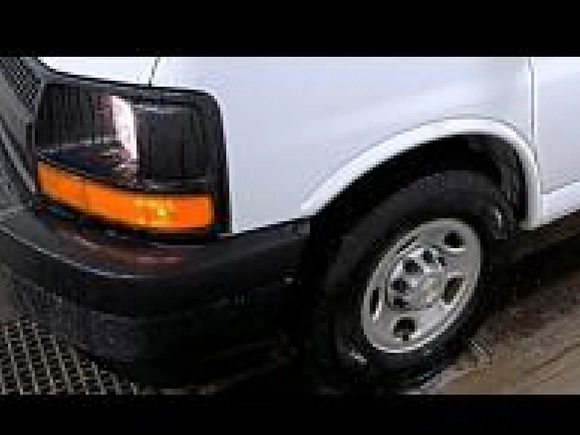 2017 Chevrolet Express Cargo z VIN 1GCWGAFF3H1158281, wystawiony jako IAAI lot #42566227 z przebiegiem 212 348 mil mil oraz . Historia ofert i sprzedaży dostępna na DreamBid. Obrazek 32.