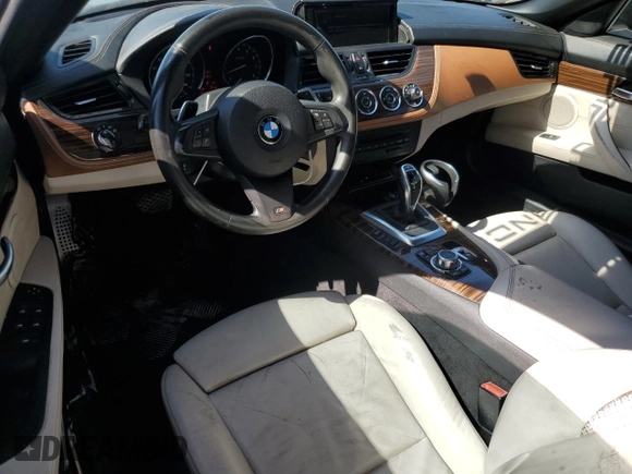 2015 BMW Z4 sDrive28i z VIN WBALL5C58FP557714, wystawiony jako Copart lot #56955565 z przebiegiem 107 962 mil mil oraz Szkoda całkowita • Salvage title. Historia ofert i sprzedaży dostępna na DreamBid. Obrazek 8.