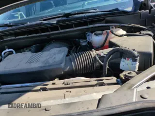 2024 GMC Yukon Denali z VIN 1GKS2DKL5RR305234, wystawiony jako Copart lot #63516165 z przebiegiem 22 458 mil mil oraz Szkoda całkowita • Salvage title. Historia ofert i sprzedaży dostępna na DreamBid. Obrazek 17.