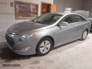 2014 Hyundai Sonata Hybrid with VIN KMHEC4A44EA117566, listed as a IAAI auction lot 41245129 with 95,218 mi miles. Bid and sale history available at carsss.com. Image 2.