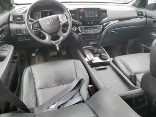 2020 Honda Passport Touring with VIN 5FNYF8H93LB011244, listed as a Copart auction lot 68113584 with 31,232 mi miles and Salvage Title. Bid and sale history available at carsss.com. Image 8.