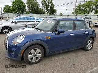2016 MINI Hardtop 4 Door z VIN WMWXU1C59G2D11327, wystawiony jako Copart lot #55575765 z przebiegiem 98 546 mil mil oraz Szkody całkowita. Historia ofert i sprzedaży dostępna na DreamBid. Obrazek 1.