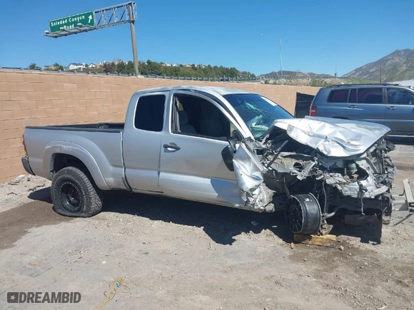 2006 Toyota Tacoma PreRunner with VIN 5TETU62NX6Z287434, listed as a IAAI auction lot 41870227 with 211,707 mi miles. Bid and sale history available at carsss.com. Image 14.