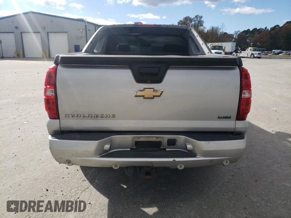 2010 Chevrolet Avalanche LT with VIN 3GNNCFE07AG243365, listed as a Copart auction lot 82130204 with 304,692 mi miles and Salvage Title. Bid and sale history available at carsss.com. Image 6.
