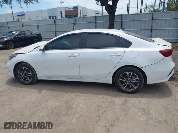 2024 Kia Forte LXS with VIN 3KPF24AD9RE724254, listed as a IAAI auction lot 42101601 with 37,904 mi miles and . Bid and sale history available at DreamBid. Image 14.