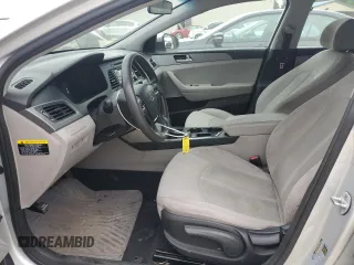 2015 Hyundai Sonata SE z VIN 5NPE24AF9FH106131, wystawiony jako Copart lot #57425605 z przebiegiem 124 668 mil mil oraz Czysty tytuł • Clean title. Historia ofert i sprzedaży dostępna na DreamBid. Obrazek 7.