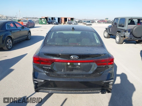 2021 Kia Forte LXS z VIN 3KPF24AD5ME366546, wystawiony jako IAAI lot #41762839 z przebiegiem 23 376 mil mil oraz . Historia ofert i sprzedaży dostępna na DreamBid. Obrazek 16.