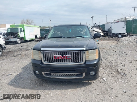2008 GMC Sierra Denali z VIN 2GTEK638681161702, wystawiony jako IAAI lot #42078538 z przebiegiem Nie podano mil oraz . Historia ofert i sprzedaży dostępna na DreamBid. Obrazek 12.