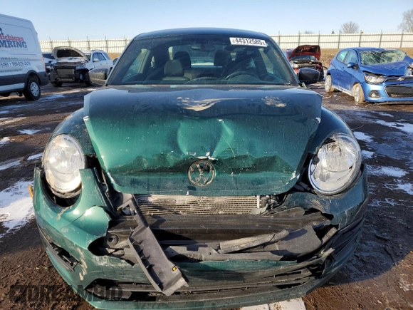 2018 Volkswagen Beetle S z VIN 3VWFD7AT7JM700755, wystawiony jako Copart lot #44312585 z przebiegiem 92 694 mil mil oraz Szkoda całkowita • Salvage title. Historia ofert i sprzedaży dostępna na DreamBid. Obrazek 5.