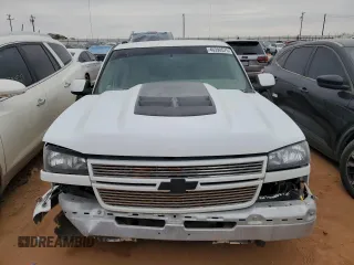 2006 Chevrolet Silverado 1500 with VIN 3GCEC14T76G142647, listed as a Copart auction lot 46390575 with 180,279 mi miles and Salvage Title. Bid and sale history available at DreamBid. Image 5.