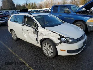 2013 Volkswagen Jetta SportWagen TDI w/Sunroof with VIN 3VWML7AJXDM640029, listed as a Copart auction lot 83365734 with 102,099 mi miles and Salvage Title. Bid and sale history available at carsss.com. Image 4.